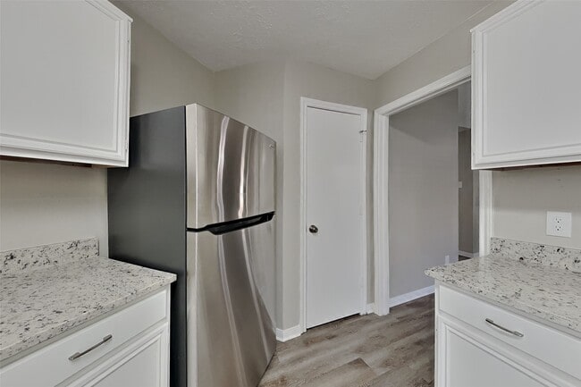 Building Photo - 4519 Kimball Dr