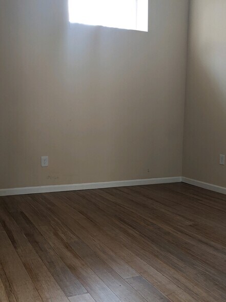 Building Photo - 3326 Ruckle St