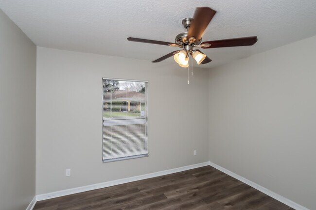 Building Photo - 1306 Alcazar St SE