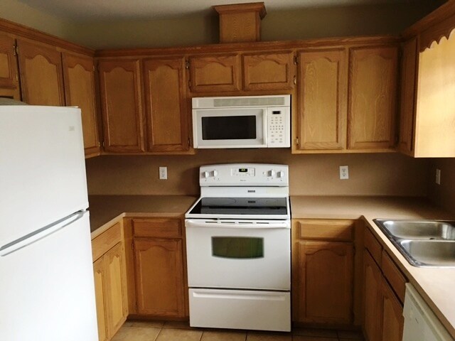 Building Photo - 2607 Cervantes Ave