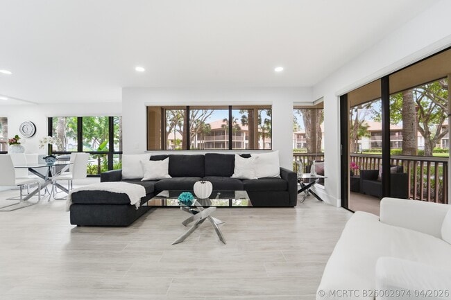 Building Photo - 505 Brackenwood Pl