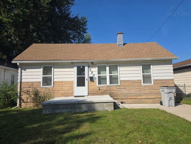 Primary Photo - 23105 Vance Ave