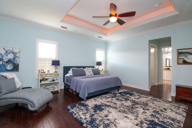 Building Photo - ** THE MOORINGS ** SINGLE FAMILY HOME 3 PL...