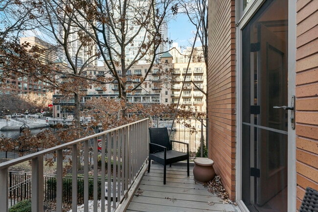 Building Photo - 424 E North Water St