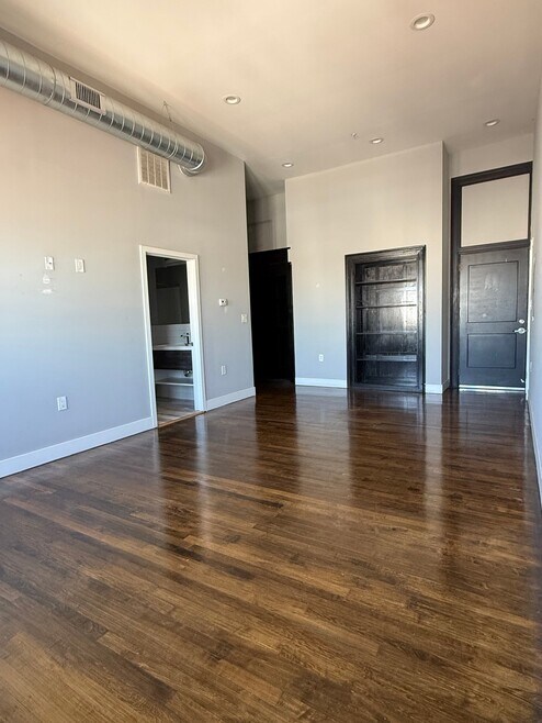 Building Photo - 1501 S 17th St