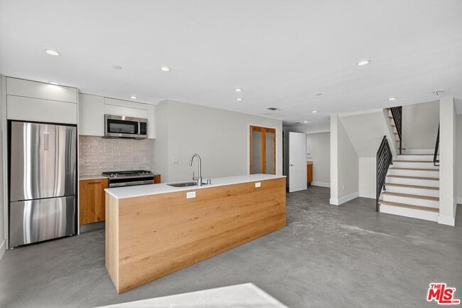 Building Photo - 2412 Eads St