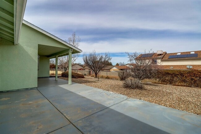 Building Photo - 9440 E Towago Dr