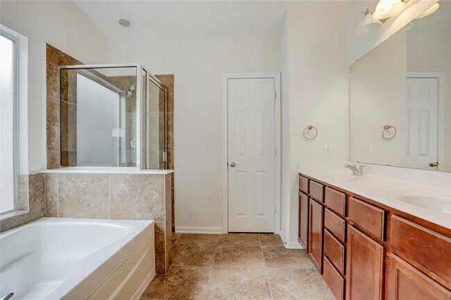 Building Photo - 10046 Hillside Bayou Dr