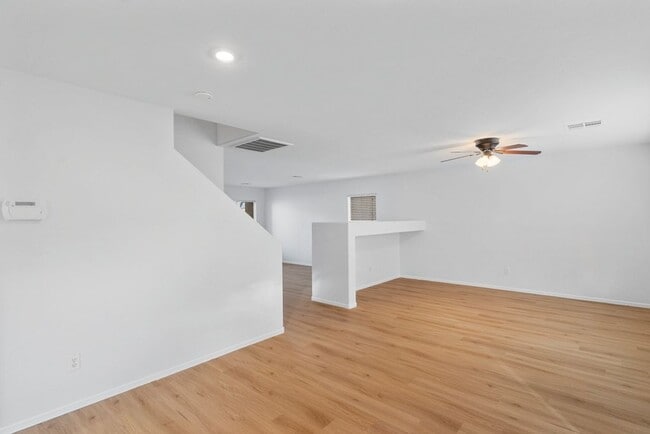 Building Photo - BEAUTIFUL 3 BED HOME IN SUMMERLIN- NEW FLOORING! HUGE LOFT!