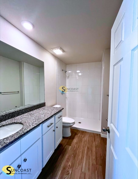 Building Photo - 353 Reeves St