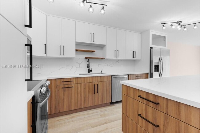 Building Photo - 8752 SW 12th St