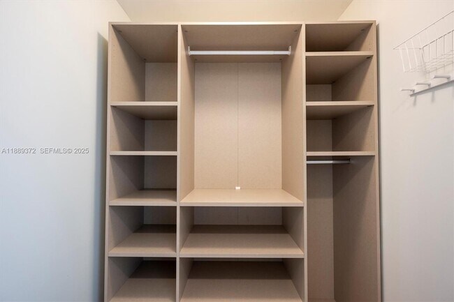 Building Photo - 55 Merrick Way