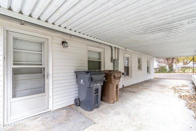 Building Photo - 6520 Jackie Ln