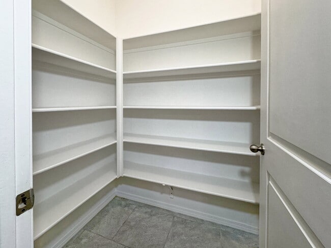 Building Photo - Wonderful, Newer 4 BR Home in Cleveland Heights!