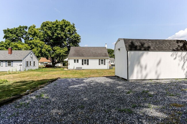 Building Photo - 336 Snyder Ave