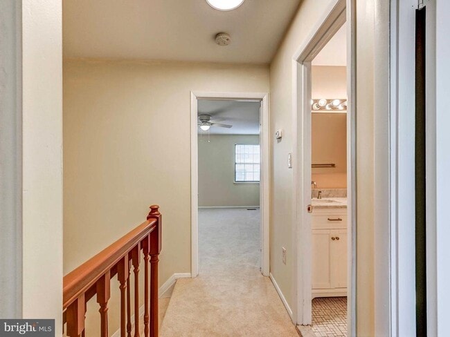 Building Photo - 18 Clinton Hill Ct