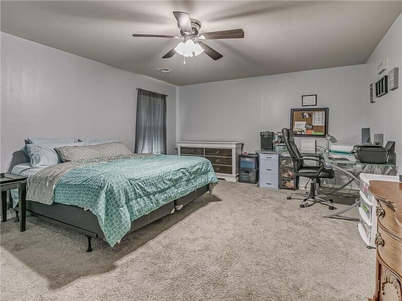 Building Photo - 1912 Autumn Way