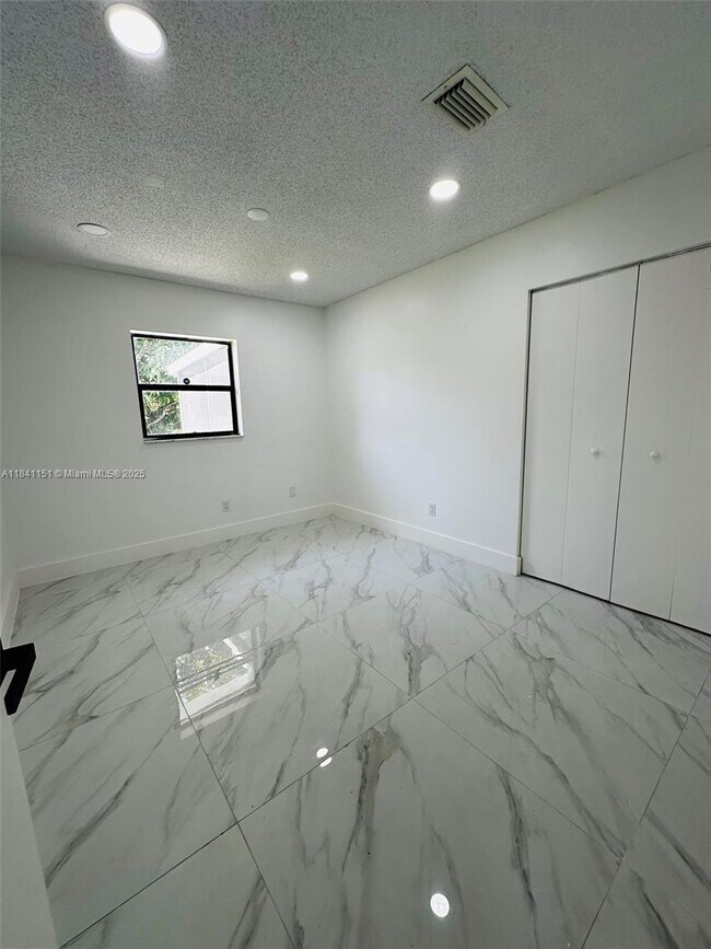 Building Photo - 30120 SW 152nd Ave