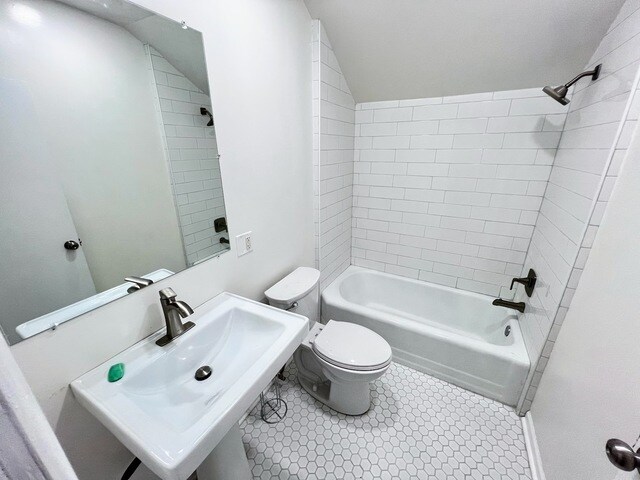 Building Photo - 2303 N 74th Ave