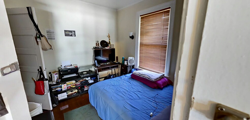 Building Photo - 785 Washington St