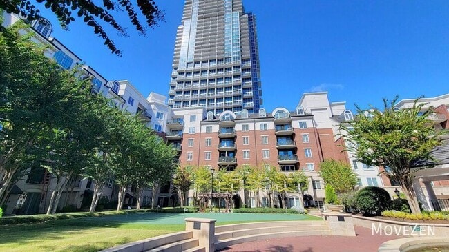 Building Photo - 300 W 5th St