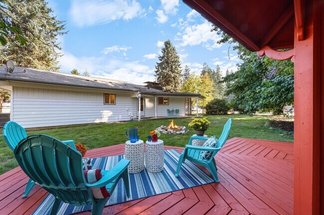 Building Photo - MOVE IN READY NOW! 2-Bedroom Rambler with Detached 900 Sq. Ft. Garage & Studio on Spacious Fenced...