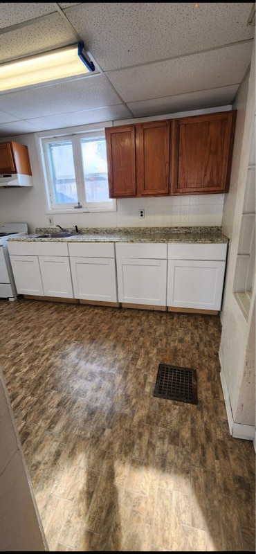 Building Photo - 131 Locust St