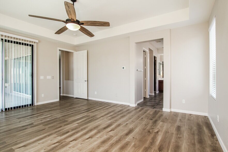 Building Photo - 5113 N 194th Dr