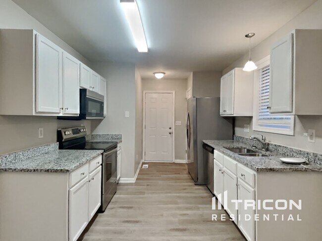 Building Photo - 1204 Poplar Ridge Rd