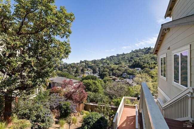 Building Photo - 43 Baywood Terrace