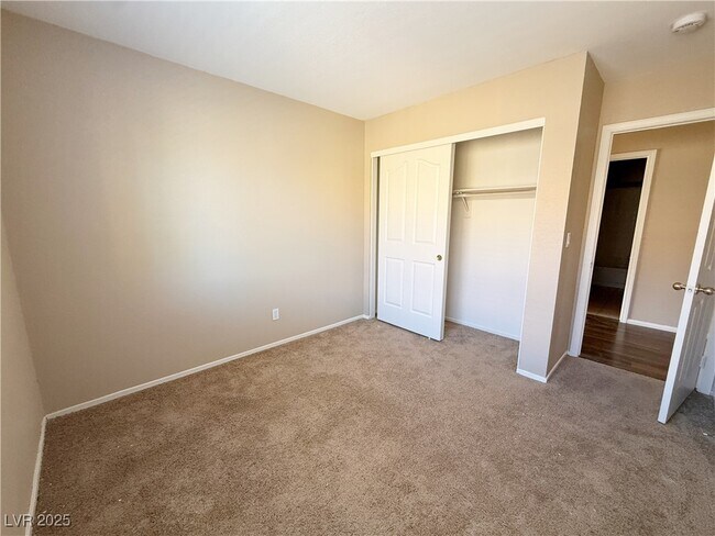 Building Photo - 7761 Locke Haven Dr