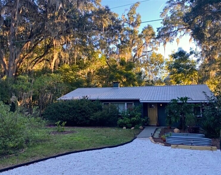 Building Photo - 915 NW 13th Ave