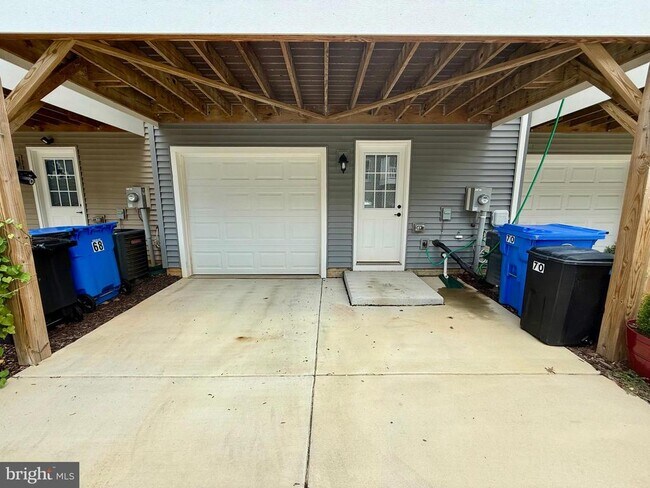 Building Photo - 70 Caswell Dr
