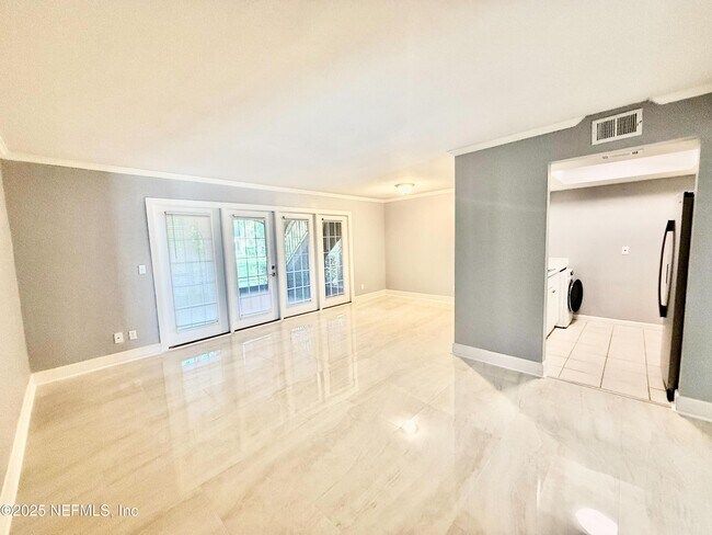 Building Photo - 3919 Bell Tower Dr