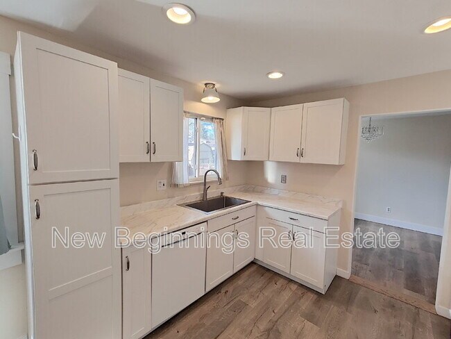 Building Photo - 5330 Silver Spur Ave