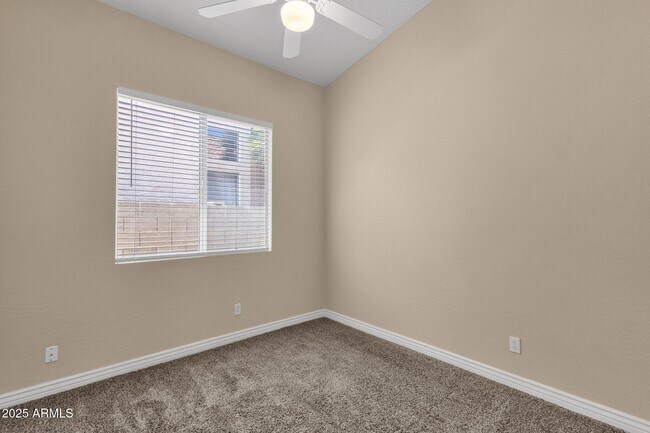Building Photo - 3261 W Ross Dr