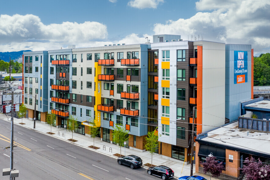 Building Photo - Green Leaf Sandy Lofts