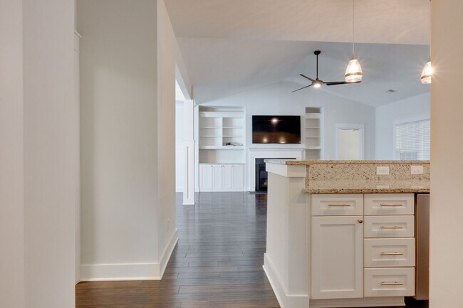 Building Photo - Beautiful Home in Lawton Station!