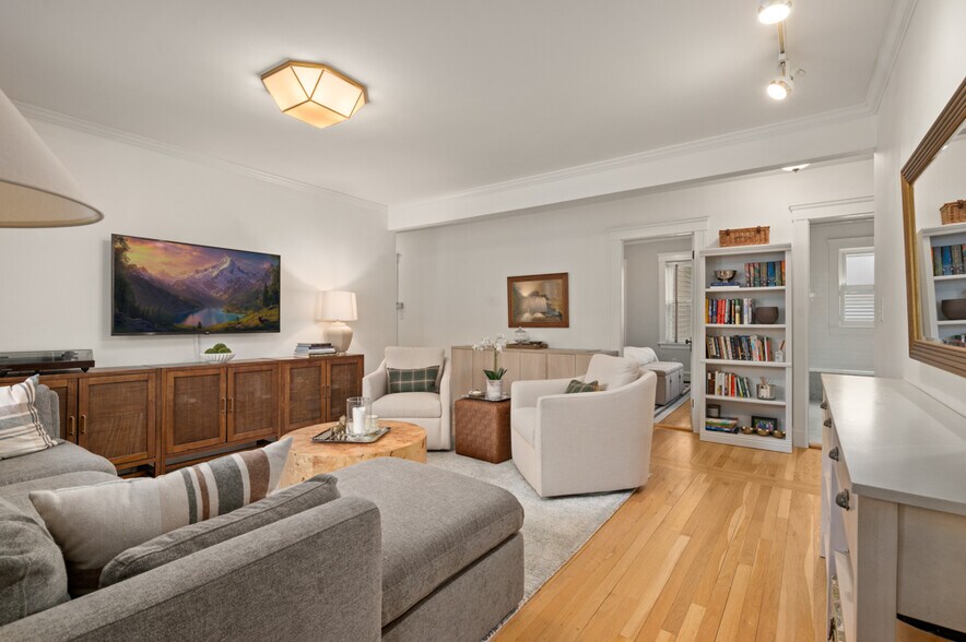 Building Photo - 37 Everett St