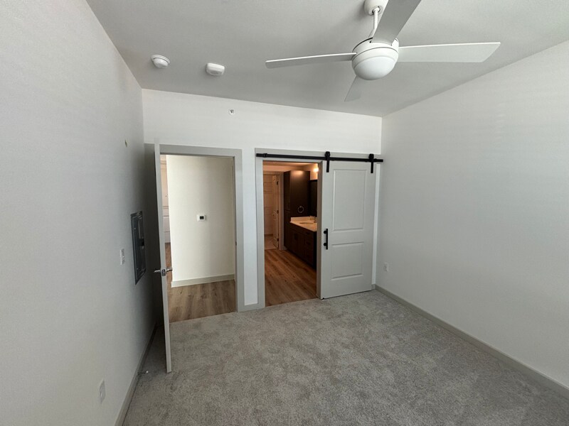 Building Photo - 1301 Leah Ave