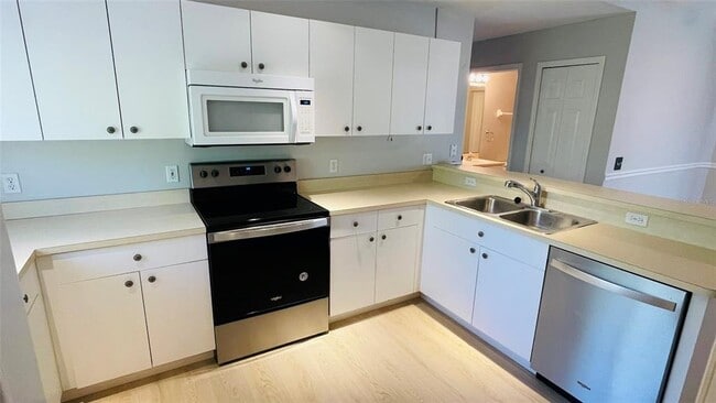 Building Photo - 66 Wylam Dr
