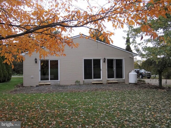 Building Photo - 668 Broad St