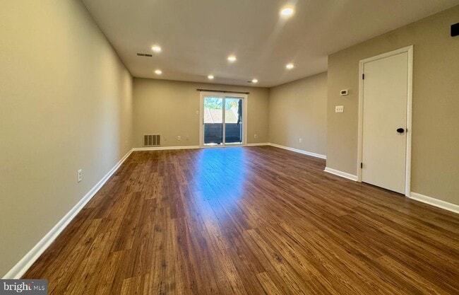 Building Photo - 3885 Steppes Ct