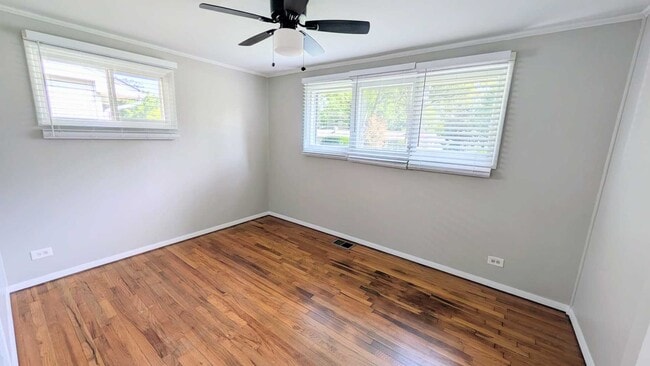 Building Photo - 110 N Knollwood Dr