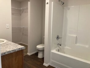 Building Photo - 112 Pin Oak Dr