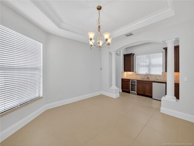 Building Photo - 259 Calmo Cir