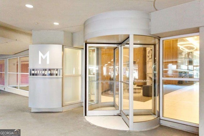 Building Photo - 923 Peachtree St NE