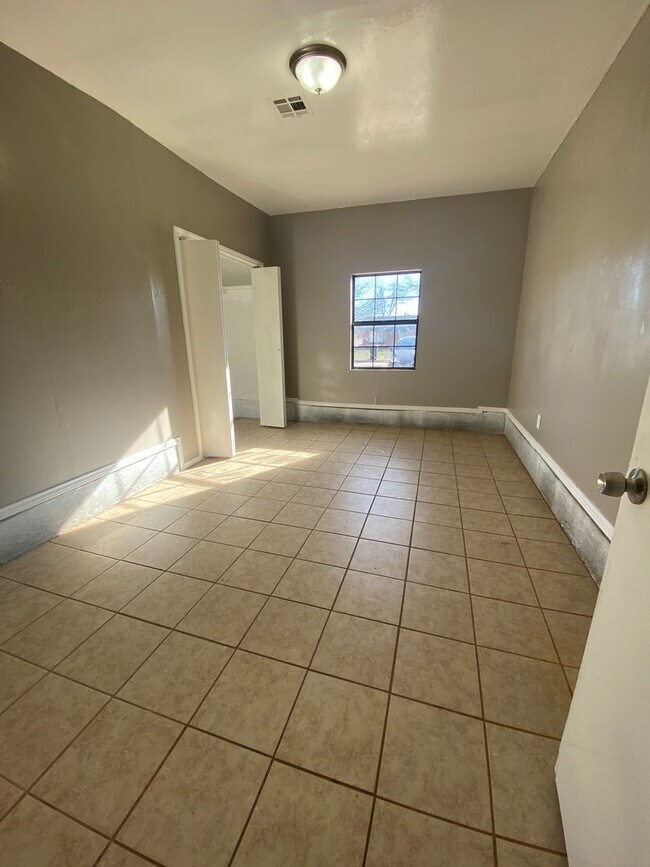 Building Photo - 301 NW 83rd St