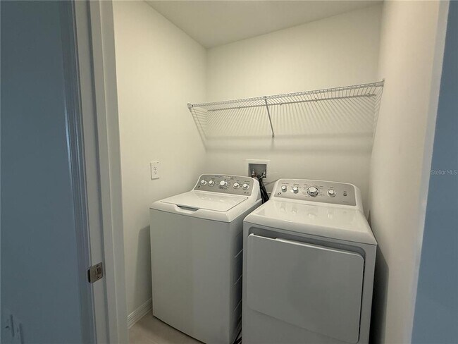 Building Photo - 10232 Trumpet Honeysuckle Wy