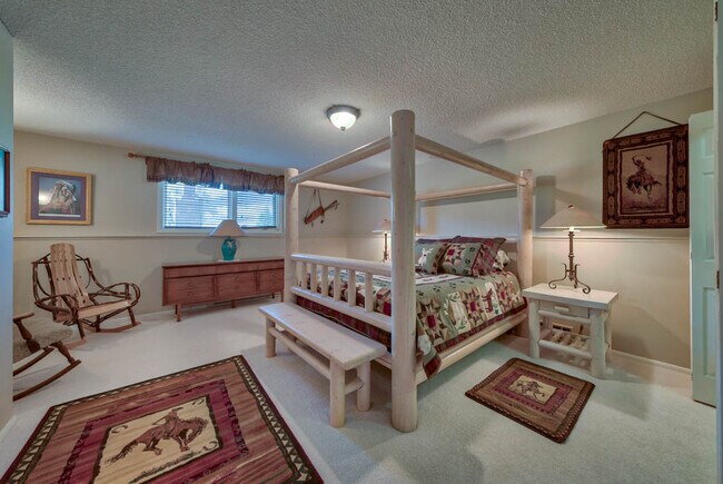 Building Photo - 9 Juniper Ln